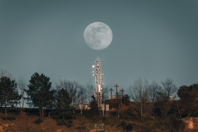 Las-Tres-Cruces-y-La-Luna